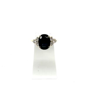 Bague or jaune, saphir et diamants