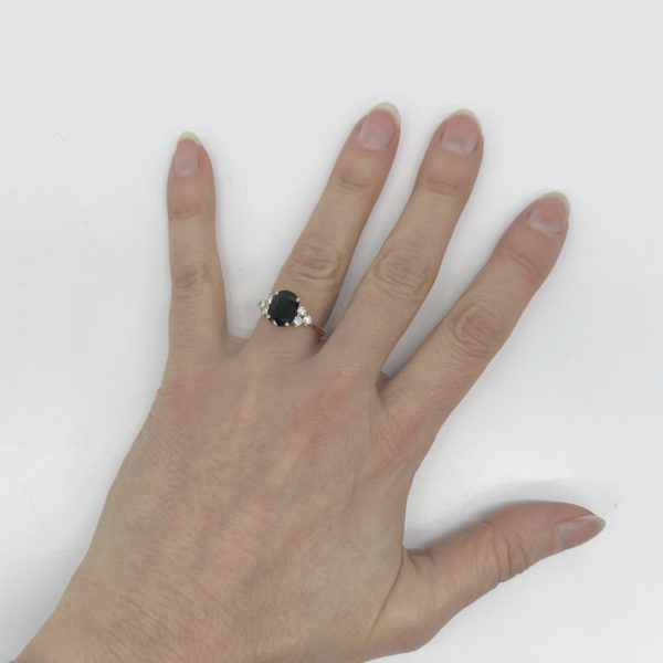 Bague or jaune, saphir et diamants – Image 6