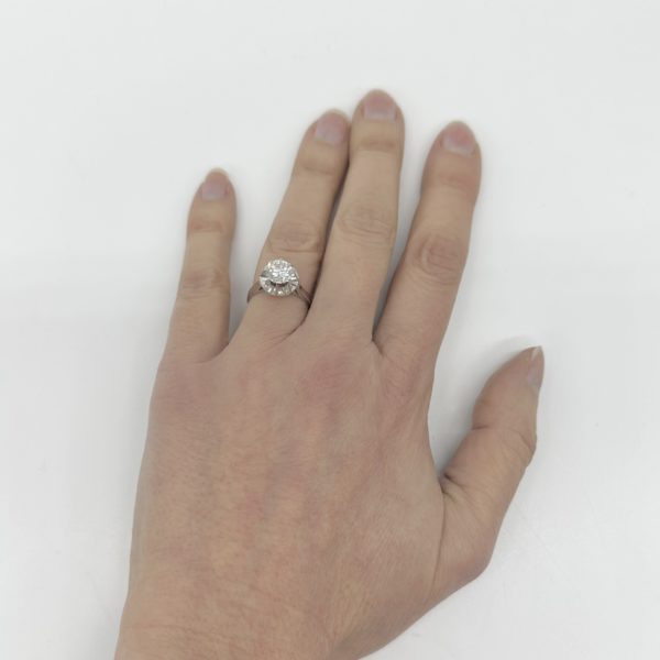 Bague solitaire or blanc, platine et diamant – Image 5