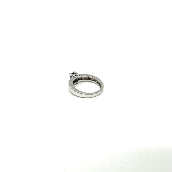 bijou occasion bijouterie frot guilde bague or blanc solitaire accompagné saphir diamants